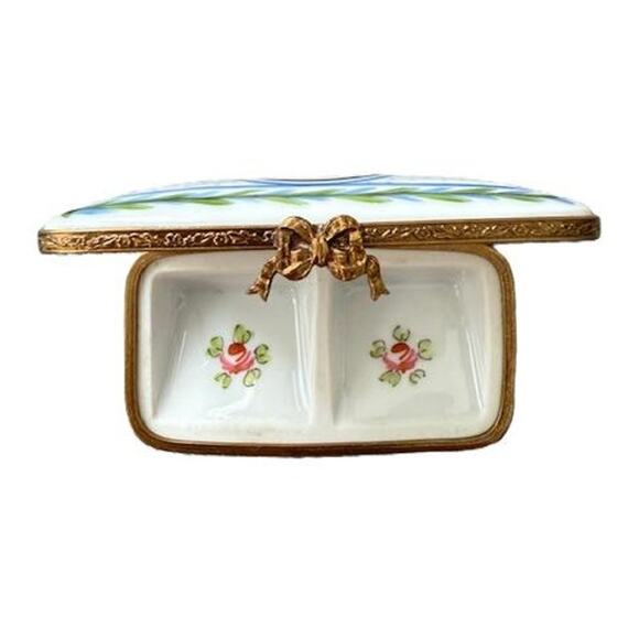 Vintage Limoges Hand-Painted Porcelain Stamp/Trinket Box – Dual Compartment - Picture 3 of 9